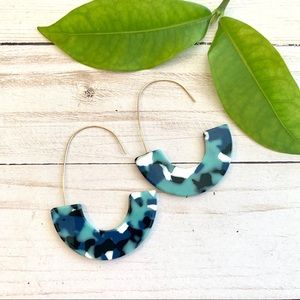 ✨3 for $15✨ blue half circle acrylic open hoops